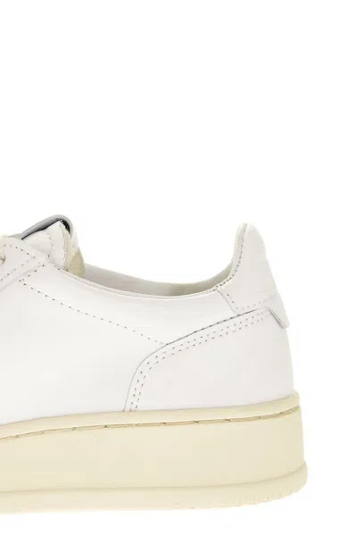 Autry Medalist Low Sneakers In White Leather In White