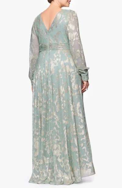 Betsy & Adam Metallic Jacquard Long Sleeve Gown In Gray