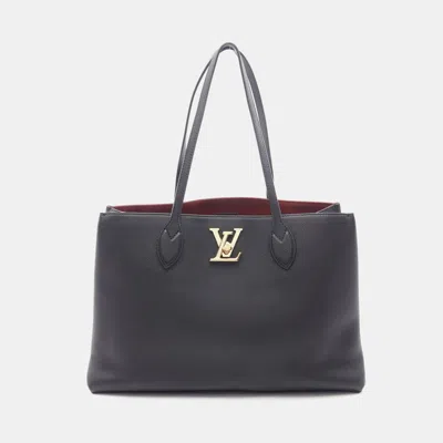 Pre-owned Louis Vuitton Lockme Shopper Noir Leather Tote In Black