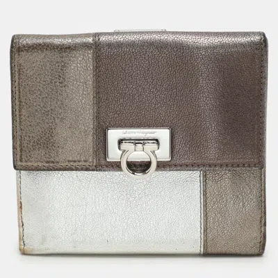 Pre-owned Ferragamo Metallic Block Color Leather Gancini Bifold Wallet In Silver