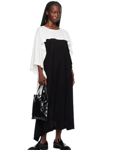 Issey Miyake Hit The Color Of A Medium-length Dress In Black