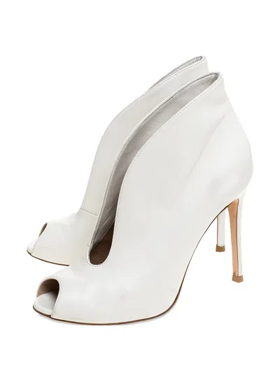 Pre-owned Gianvito Rossi 100mm Leather Heeled Boots In White