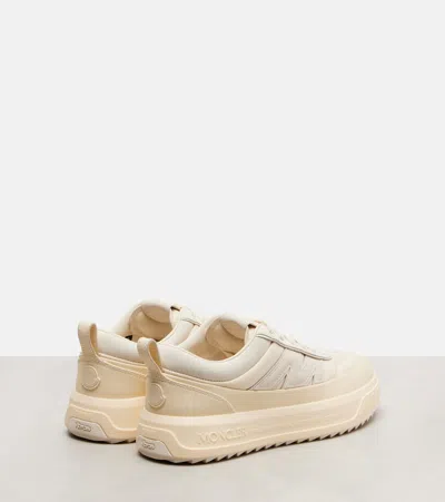 Moncler Sneakers En Nubuck Et Daim Altive
