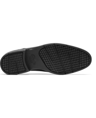 Clarks Un Hugh Lace In Black Leather