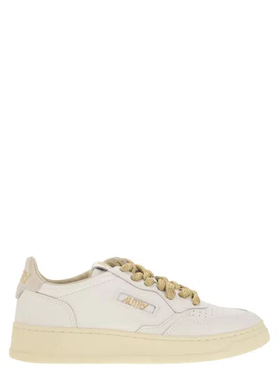 Autry Medalist Low Leather Sneakers In White