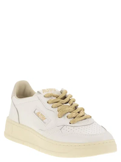 Autry Medalist Low Leather Sneakers In White