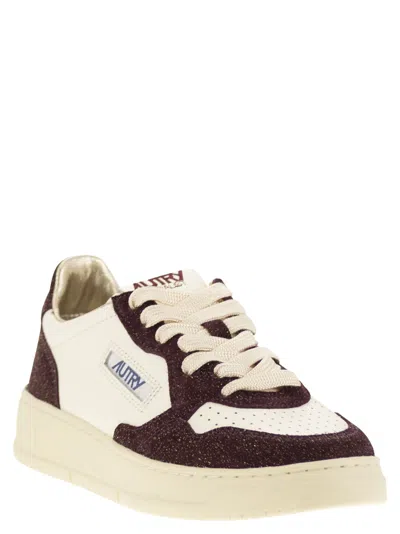 Autry Medalist Low Sneakers With Two Tone Glitter In White