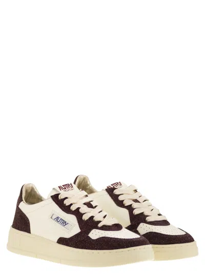 Autry Medalist Low Sneakers With Two Tone Glitter In White