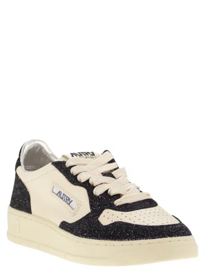 Autry Medalist Low Sneakers With Two Tone Glitter In White
