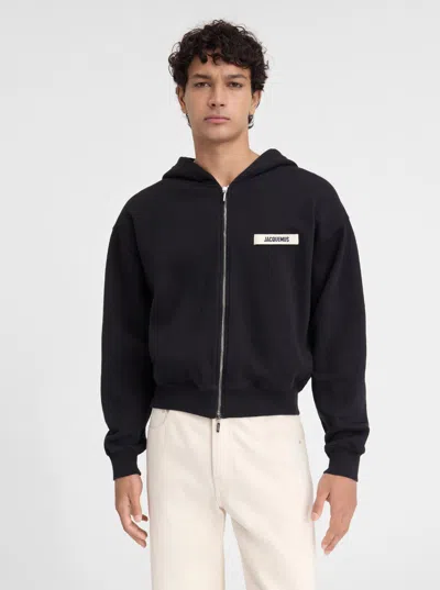 Jacquemus The Gros Grain Zip-up Hooded Sweatshirt In Black