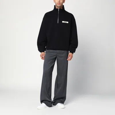 Jacquemus Grog Grain Zip-neck Sweatshirt In Black