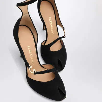 Ferragamo Décolleté With Gancini Detail