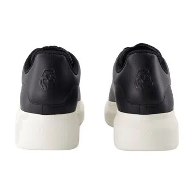 Alexander Mcqueen Men Black Low Top Sneakers With Chunky Sole In Leather Man In Black