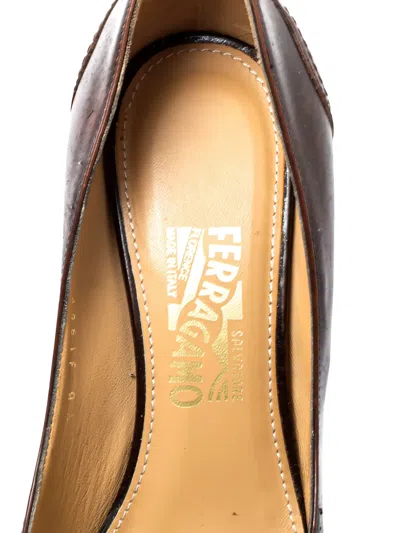 Pre-owned Ferragamo 95mm Vara Block-heel Pumps In Brown