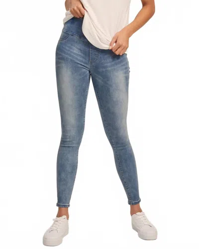 Jag Amelia Slim Ankle Jeans In Washed Denim In Blue