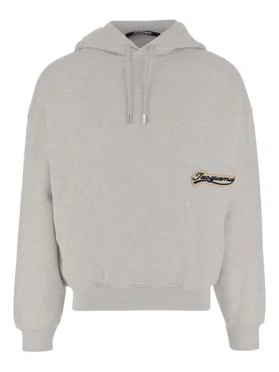 Jacquemus Hooded Sweater With Drawstring And Ribbed Finish In Gray