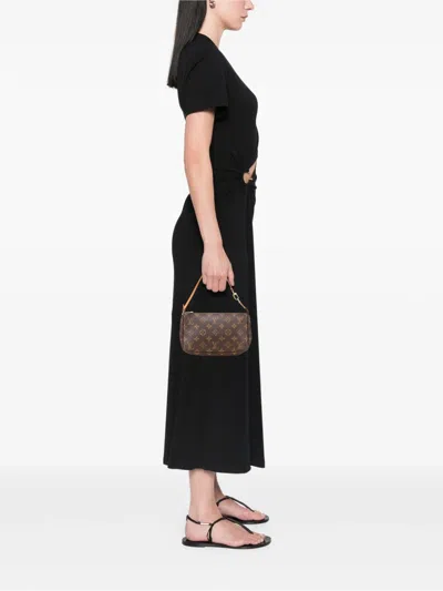 Pre-owned Louis Vuitton 1999 Monogram Pochette Accessoires Shoulder Bag In Brown