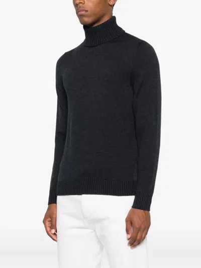 Drumohr Fitted Merino Wool Long Sleeve Turtleneck Sweater In Black
