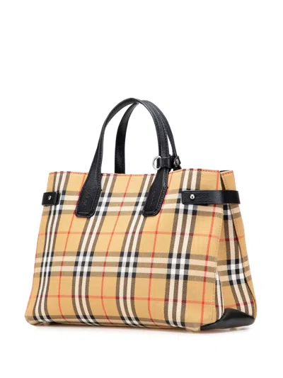Pre-owned Burberry 2000-2017 Medium House Check Canvas Banner Satchel