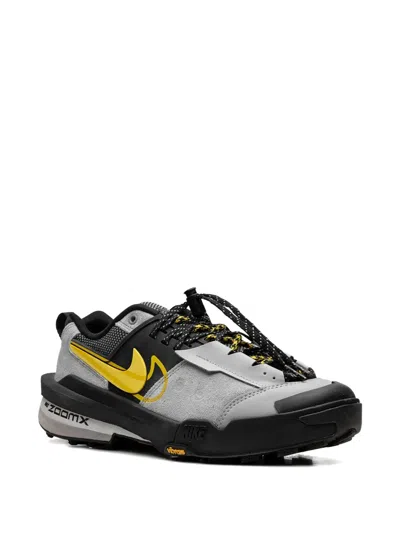 Nike X Sacai Zegamadome Sp "matte Silver/yellow" Sneakers