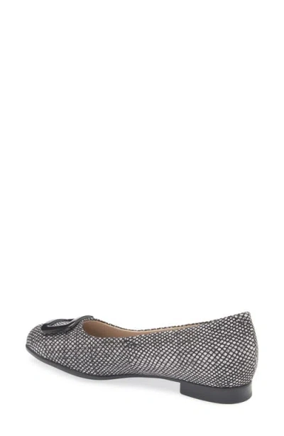 Munro Gianna Buckle Flat