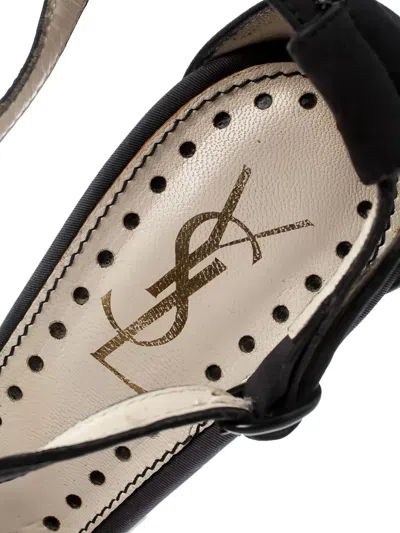 Pre-owned Saint Laurent 105mm Rose-embellishment T-strap Sandals In Black