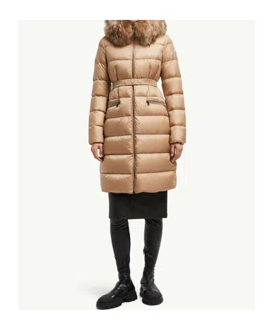 Moncler Doudoune Longue À Capuche Bordée De Shearling Boedic