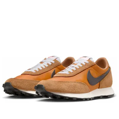Nike Daybreak 'flax And Monarch'