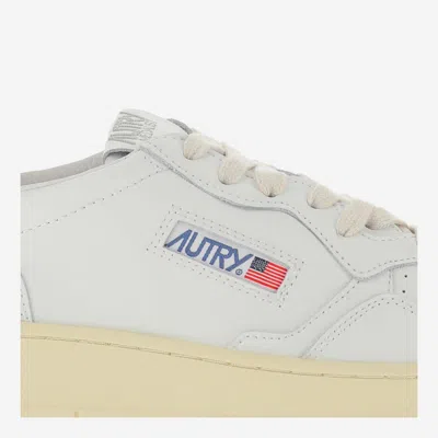 Autry Low Medalist Sneakers