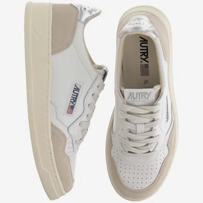Autry Medalist Low Leather Sneakers