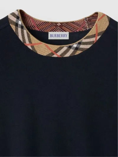 Burberry Crew Neck Knitwear With Distinctive Patterned Collar