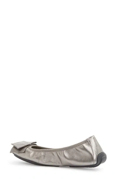 Me Too 'lilyana 2.0' Flat In Gray