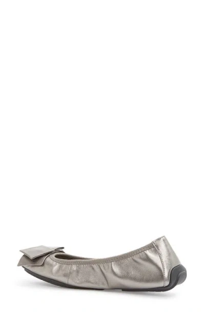 Me Too 'lilyana 2.0' Flat In Gray