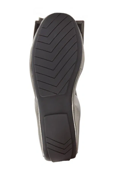 Me Too 'lilyana 2.0' Flat In Gray