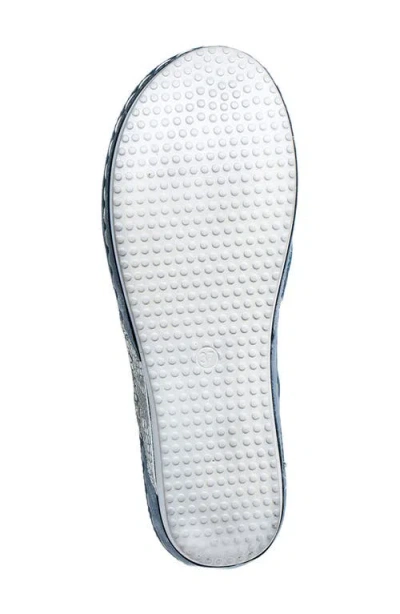 Gc Shoes Dafni Snakeskin Embossed Wedge Sandal In Blue