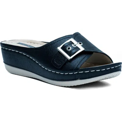Gc Shoes Justina Buckle Wedge Sandal In Black
