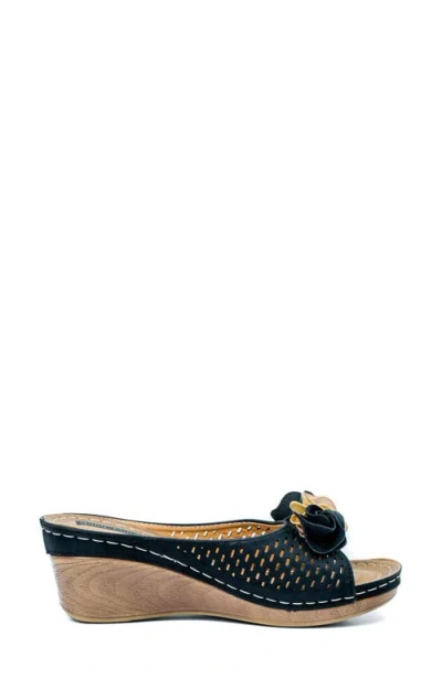 Gc Shoes Juliet Floral Wedge Sandal In Black