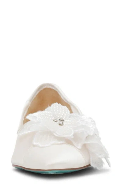 Betsey Johnson Gray Pointed Toe Flat