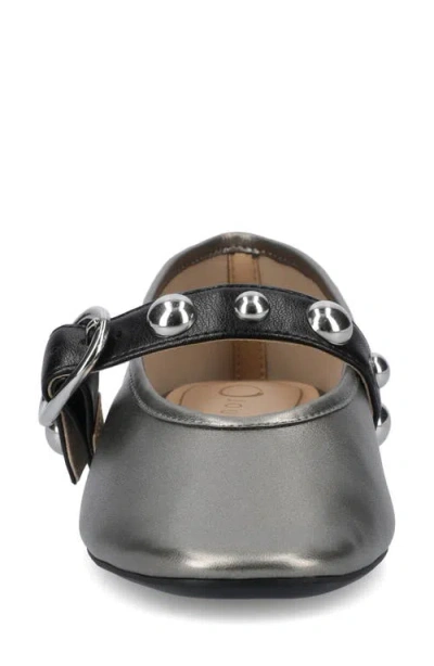 Journee Collection Naveah Studded Ballet Flat
