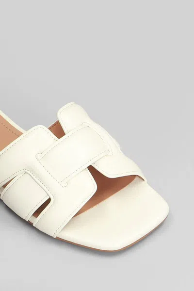 Bibi Lou Holly Flat Flats