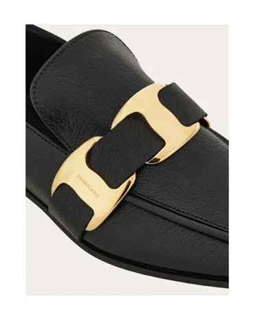 Ferragamo Vara Leather Loafers In Black