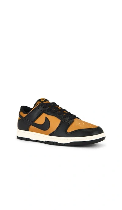 Nike Dunk Low Sneakers