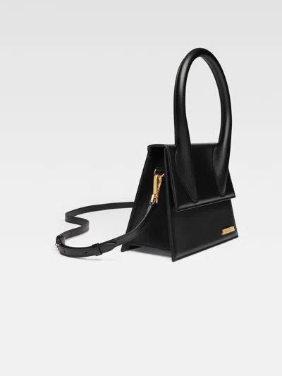 Jacquemus Women Le Chiquito Moyen Shoulder Bag In Black