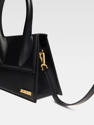 Jacquemus Women Le Chiquito Moyen Shoulder Bag In Black