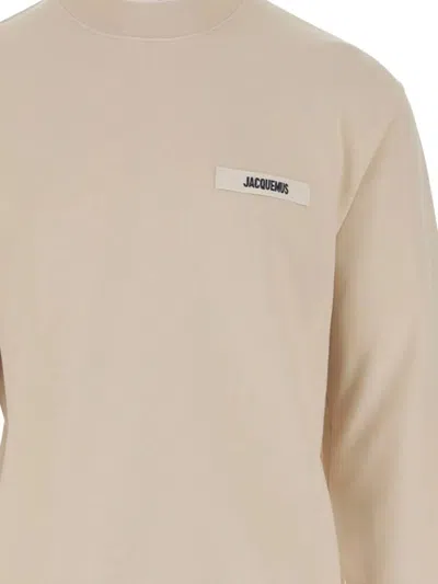 Jacquemus Men The Gros Grain Crewneck Sweatshirt With Logo Plaque In Neutral