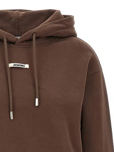 Jacquemus Drawstring Hood Gros-grain Hoodie In Brown