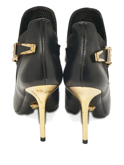 Pre-owned Versace Medusa Buckle Pointed-toe Boots