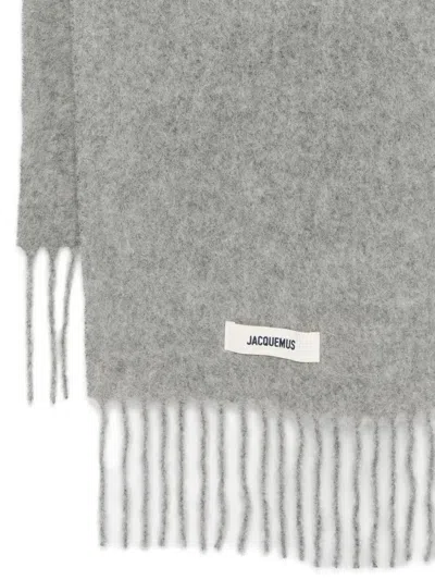 Jacquemus The Carro Fringed Scarf In Gray