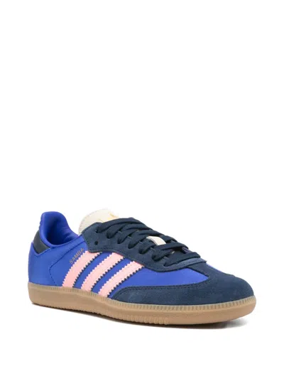 Adidas Originals Low-cut Sneakers Featuring Iconic Stripes In Blue