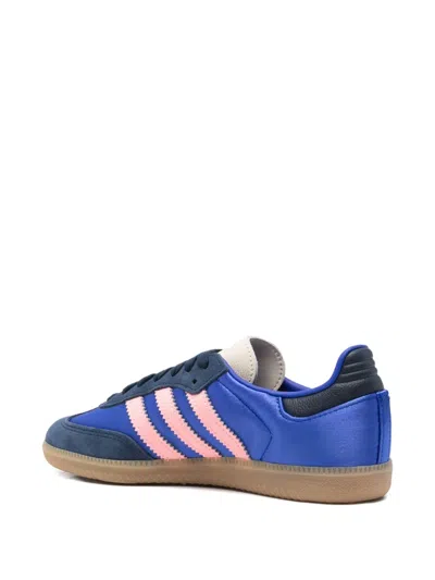 Adidas Originals Low-cut Sneakers Featuring Iconic Stripes In Blue